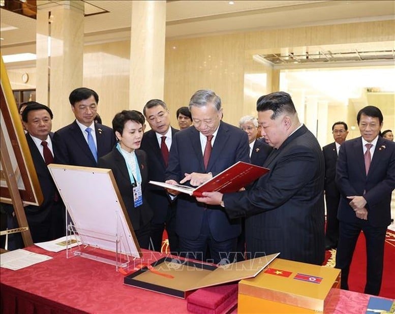 09-1760005639-tong-bi-thu-to-lam-hoi-dam-voi-tong-bi-thu-chu-tich-quoc-vu-trieu-tien-kim-jong-un.jpg