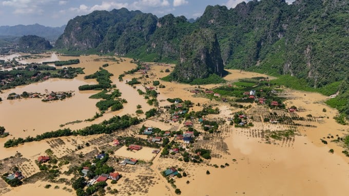Xã Vân Nham, tỉnh Lạng Sơn ngày 9/10 vẫn ngập lút mái nhà sau bão Matmo. Ảnh: Ngọc Thành