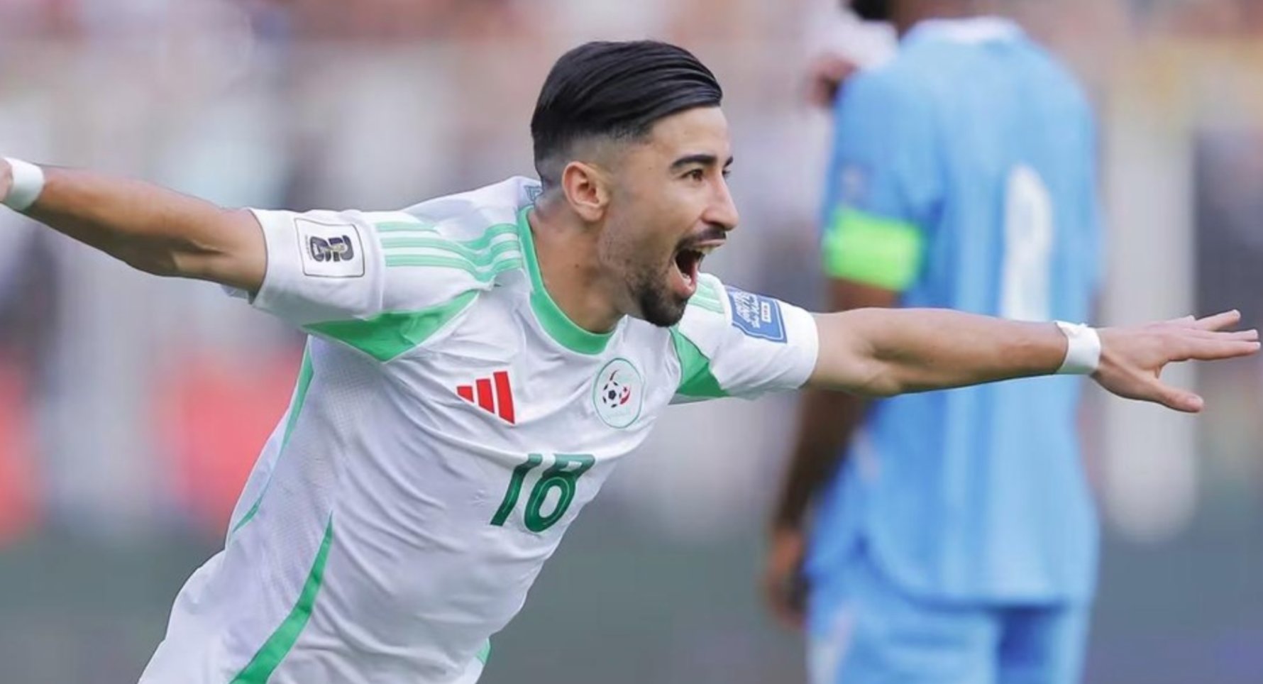 Cựu sao Man City tỏa sáng, Algeria đoạt vé dự World Cup sau 12 năm - Ảnh 3.