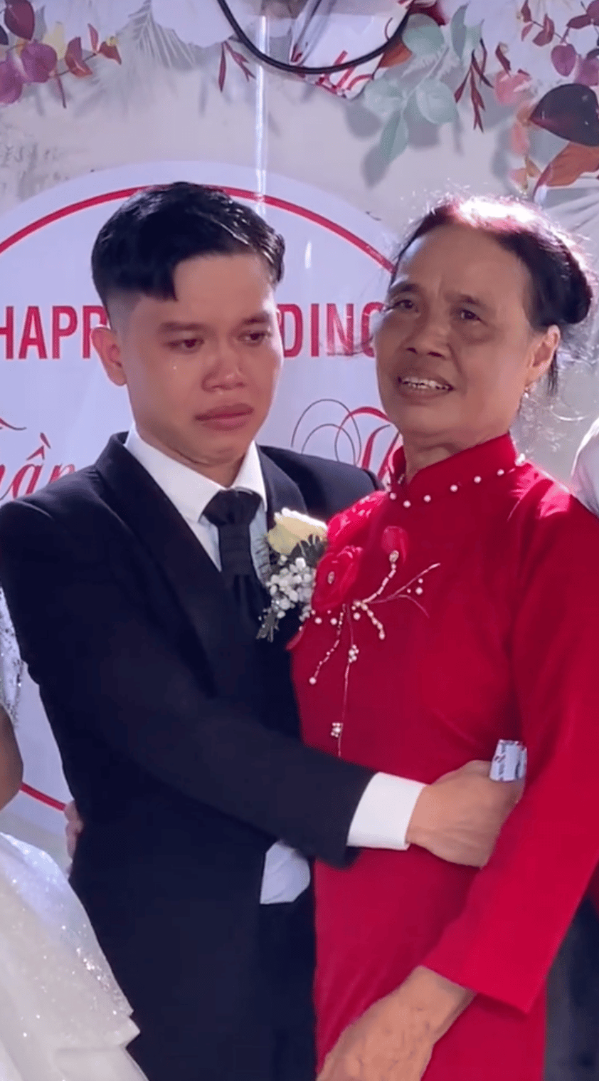 Đám cưới lạ nhất ở Hà Nội: Chú rể