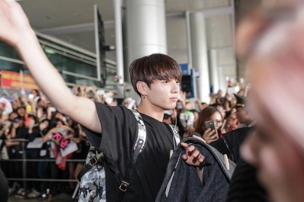 Clip hiếm: BTS trình diễn ở Việt Nam- Ảnh 6.