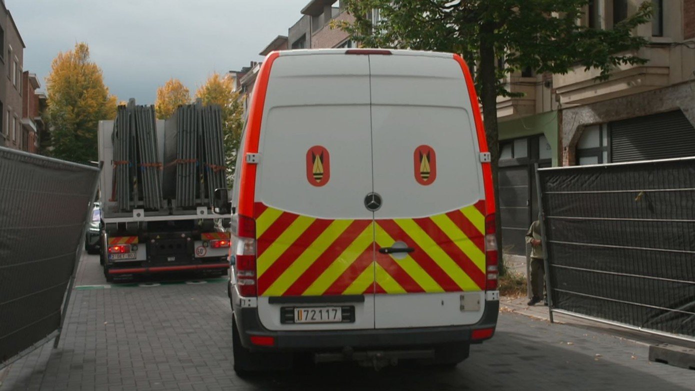 skynews-bomb-disposal-police-704.jpg