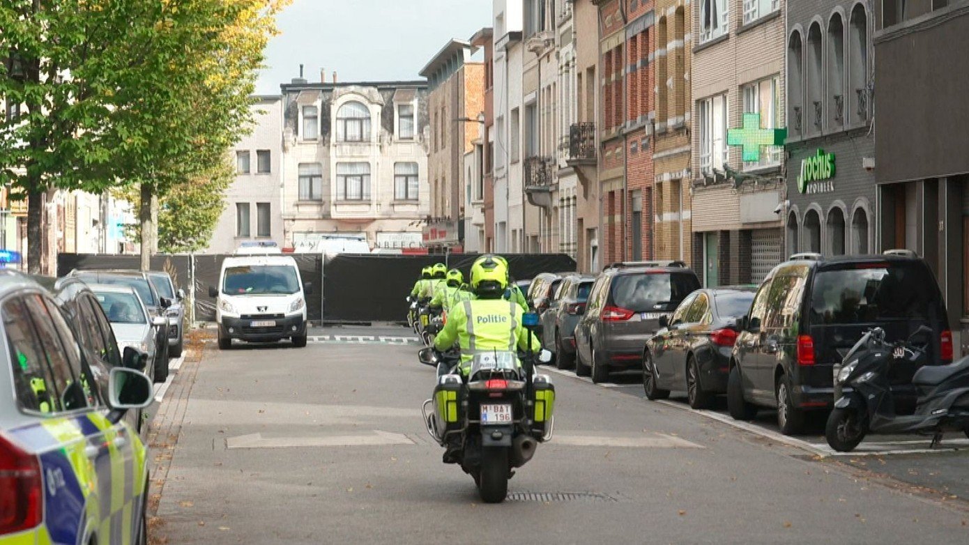 skynews-police-antwerp-belgium-7.jpg