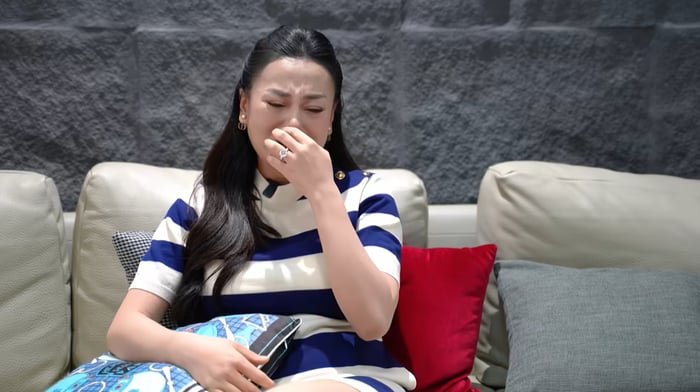 Phương Oanh đang chịu áp lực lớn hơn bất kỳ lần trở lại nào trước đó. (Ảnh: FBNV)