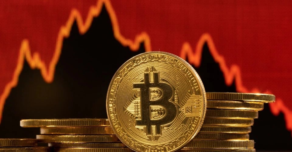 11-1760150378-gia-bitcoin-roi-tu-do-toan-thi-truong-tien-so-do-lua.jpg