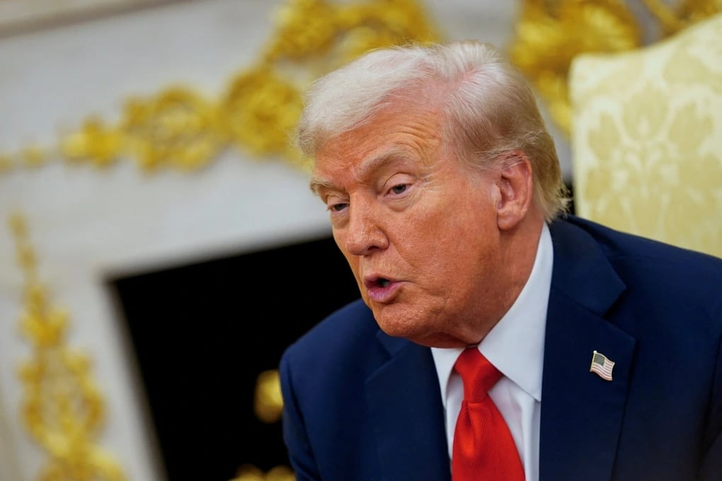 Ông Trump áp thuế 130% lên Trung Quốc, tài chính toàn cầu rung chuyển - 1