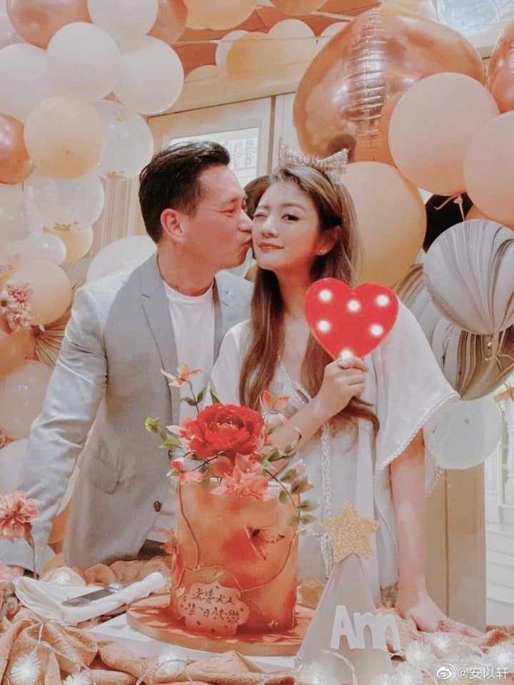 Góc khuất cưới đại gia nhưng như
