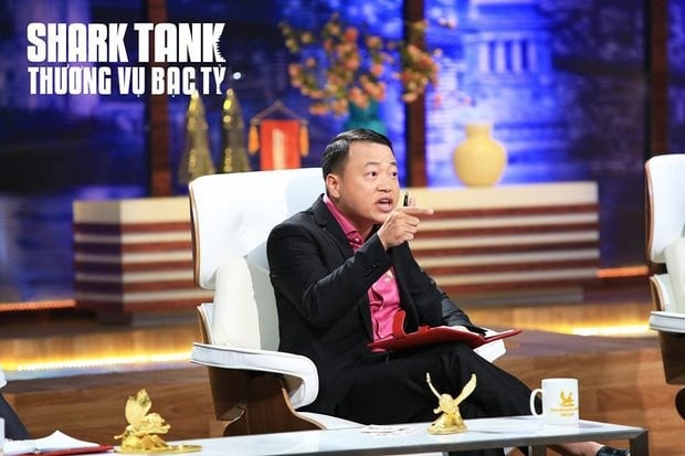 11-1760186596-shark-binh-toi-tung-uoc-15-nam-truoc-co-ai-tat-vao-mat-1-cai.jpg