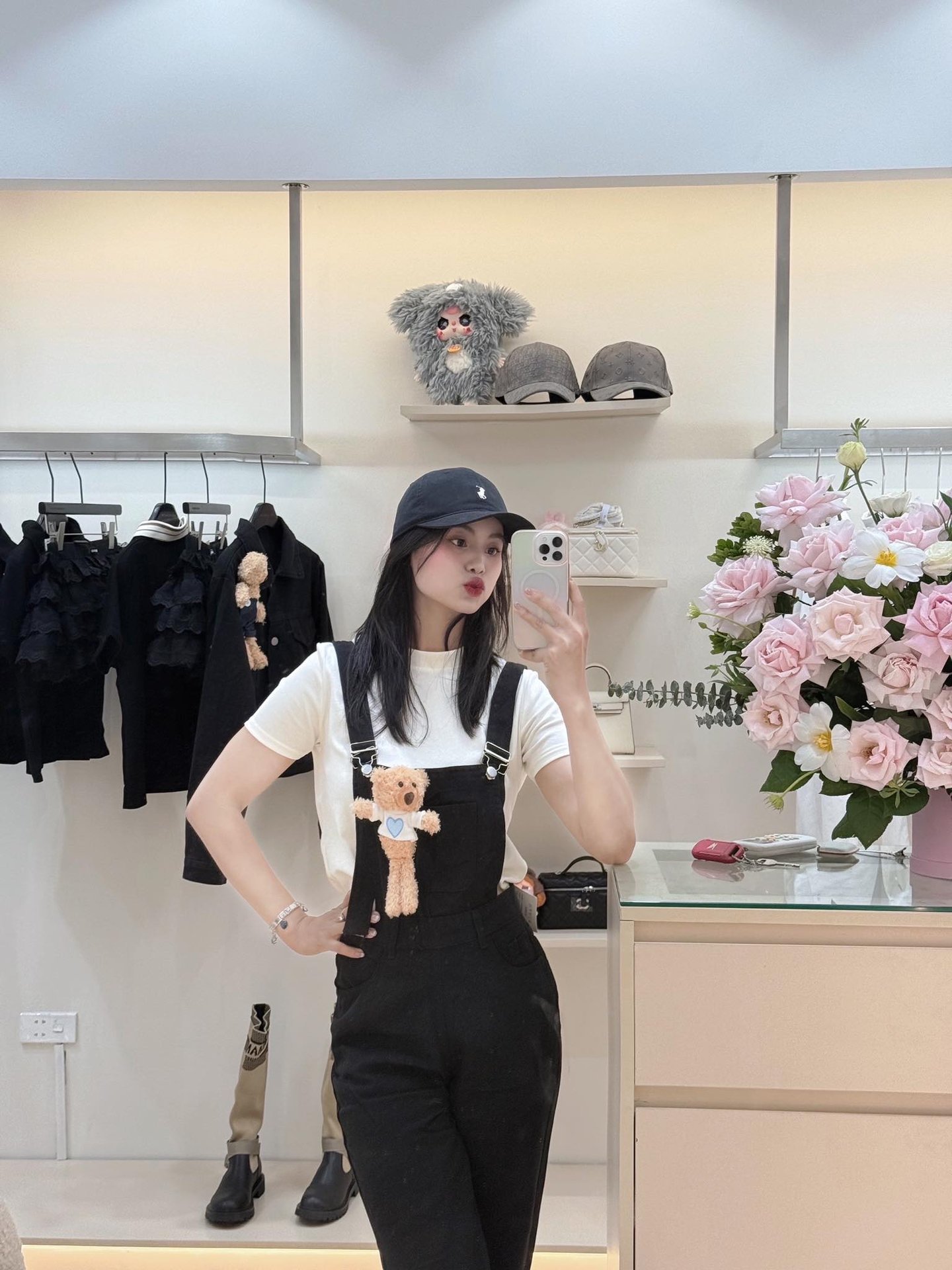 Nhan sắc đời thường xinh như công chúa của cung thủ Đỗ Thị Ánh Nguyệt vừa được tuyên dương “Thanh niên sống đẹp” năm 2025- Ảnh 10.