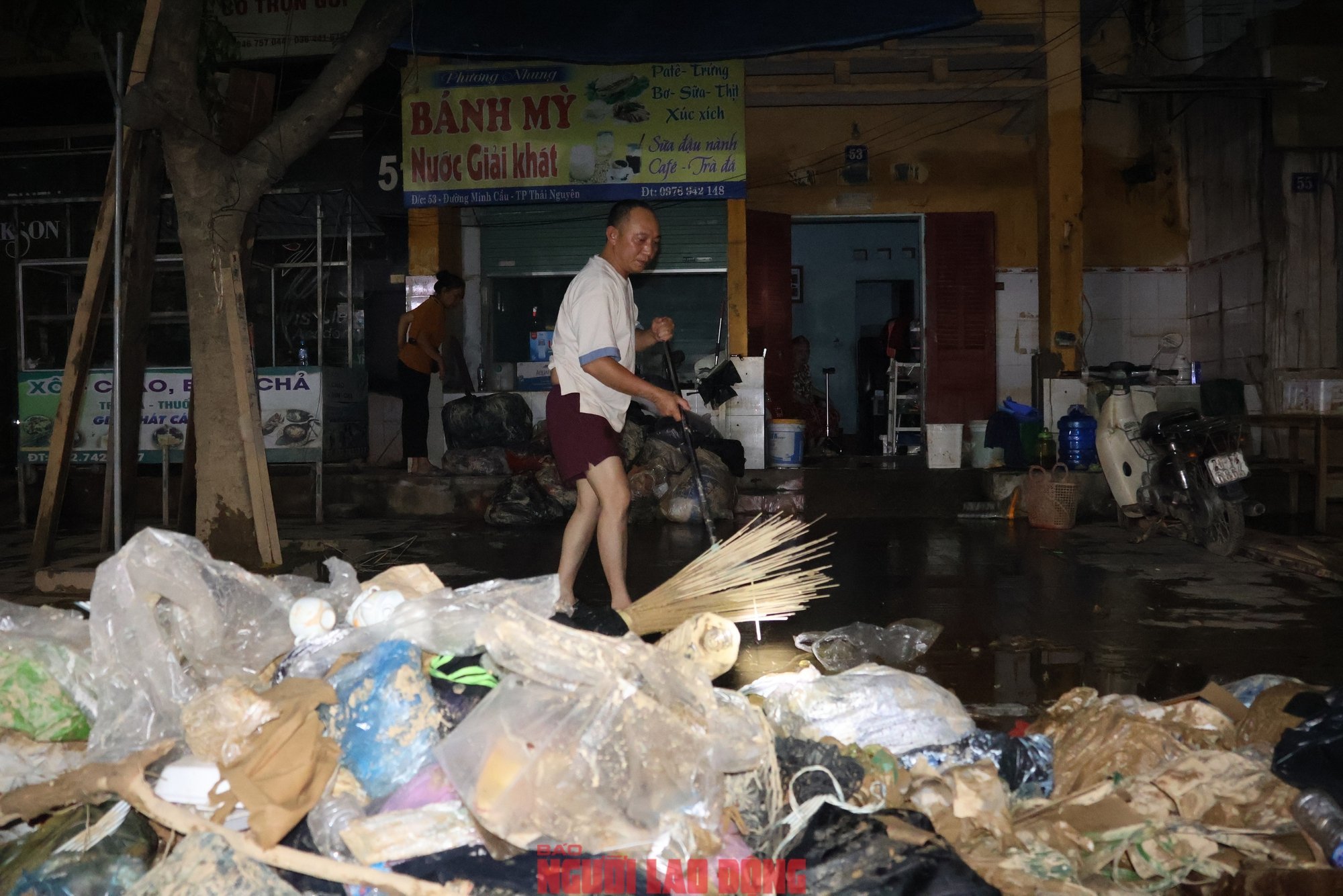 Người dân Thái Nguyên khắc phục hậu quả trận lũ lịch sử chưa từng có - Ảnh 18.