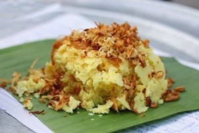 Quá trình bắt giữ nhóm đối tượng trên, công an thu giữ nhiều vũ khí, lượng tiền lớn và ma túy. Tại cơ quan điều tra, nhóm đối tượng khai nhận, tối 26/10, đàn em của Nguyễn Xuân Trường đi ăn xôi ở đầu ngõ 110 Trần Duy Hưng và xảy ra xô xát với nhóm khách khác. Khi hay tin đàn em bị 