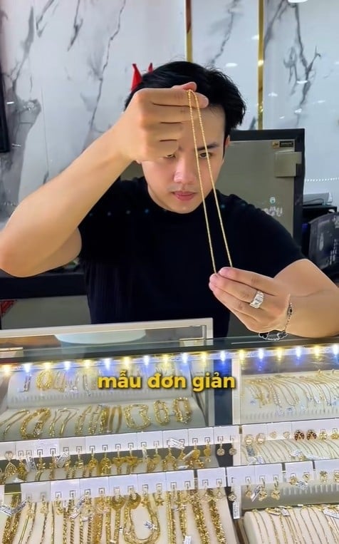 Vũ trụ con nhà giàu miền Tây “đem vàng của bố mẹ lên mạng bán”- Ảnh 3.