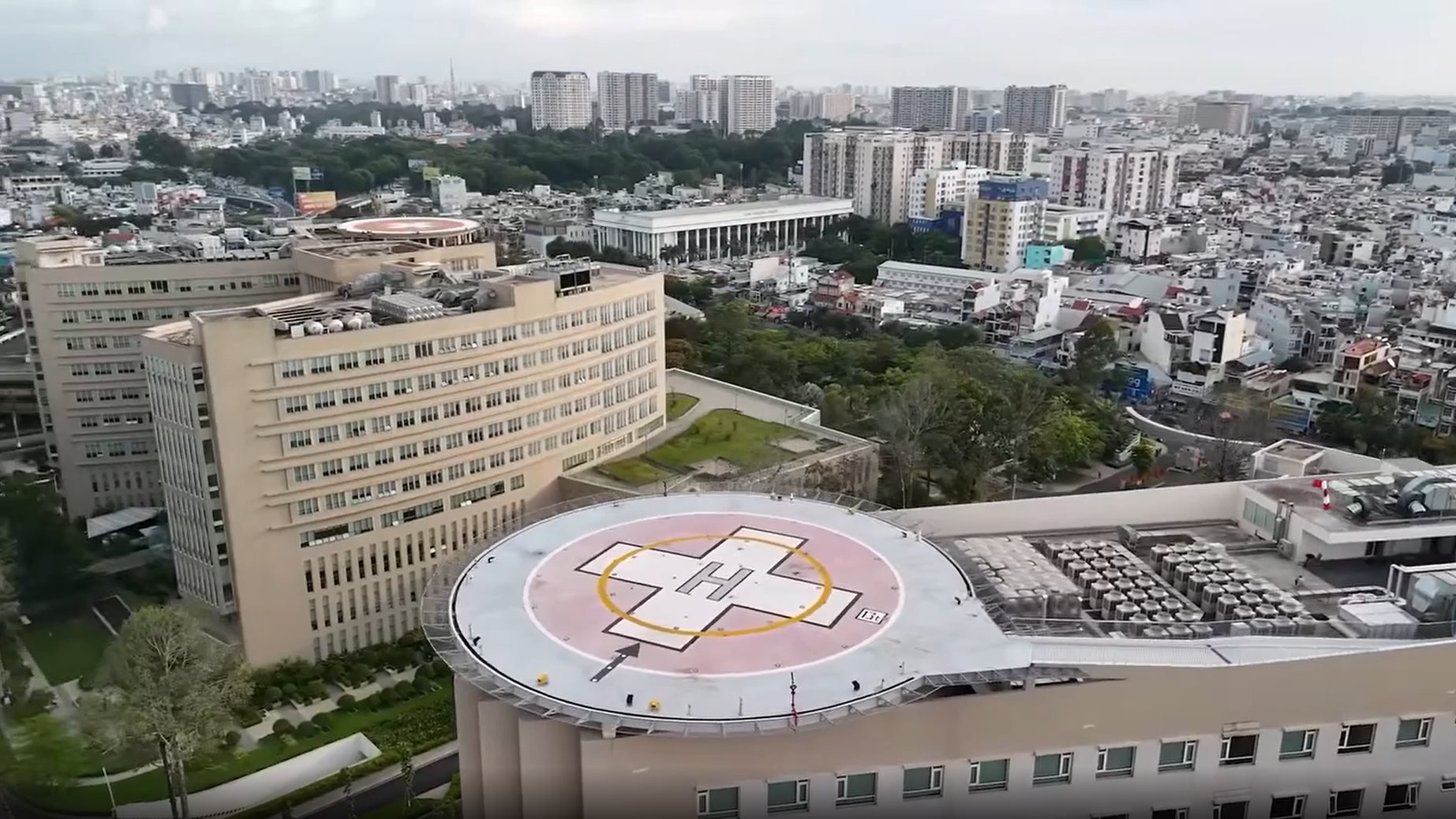 Bệnh viện duy nhất tại Việt Nam có 2 bãi đáp trực thăng, mới khánh thành toà nhà 1000 giường- Ảnh 6.