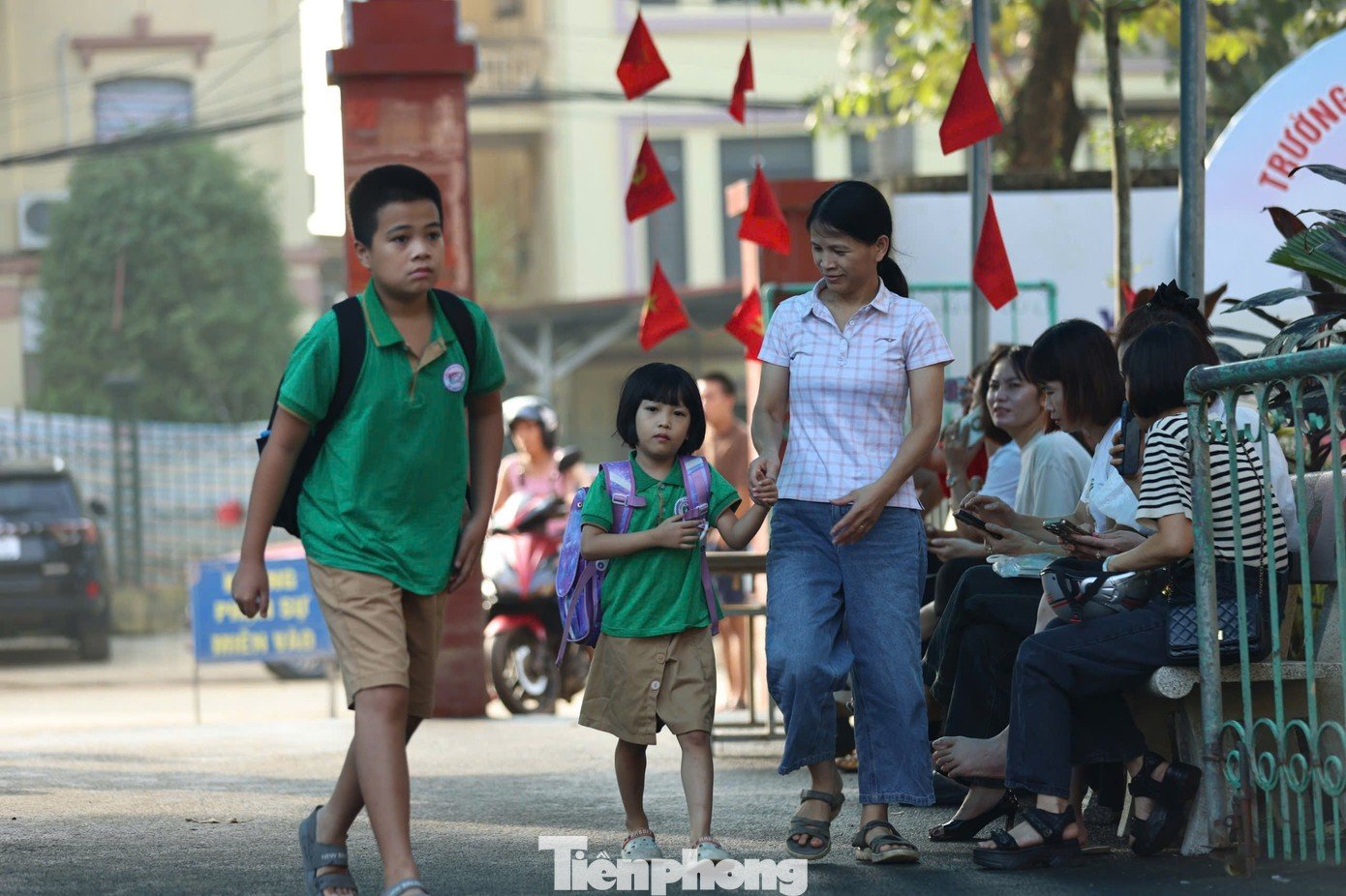 tp-hoc-sinh-vung-lu21.jpg