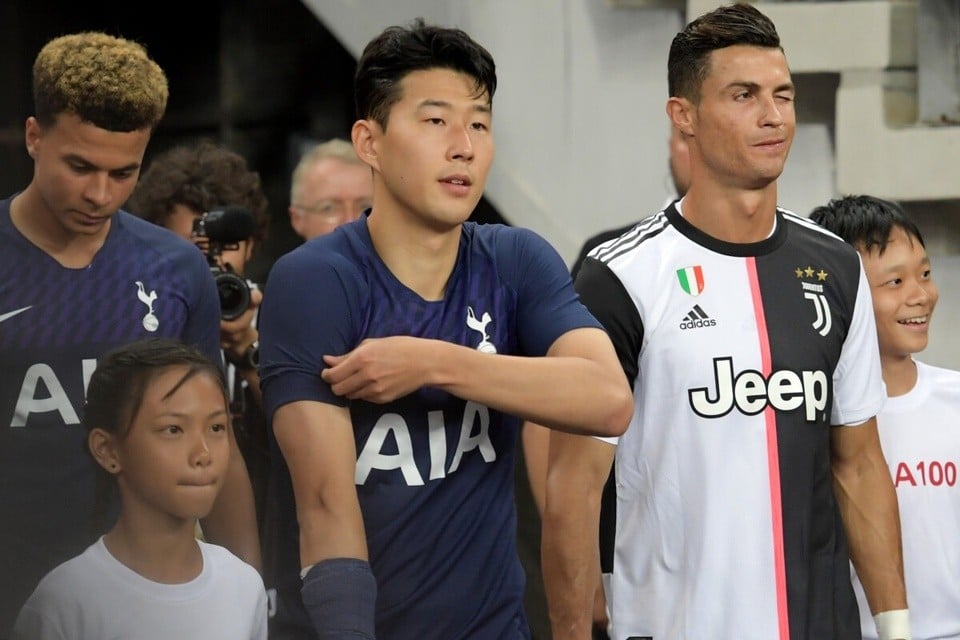14-1760413053-son-thang-ronaldo-la-noi-e-che-cho-malaysia-va-indonesia.jpeg