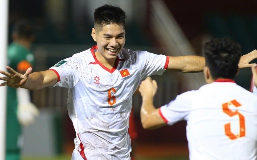HLV Kim Sang-sik “xoay bài”, tuyển Việt Nam vẫn dễ “lâm nguy” sau chiến thắng nhạt nhoà- Ảnh 2.