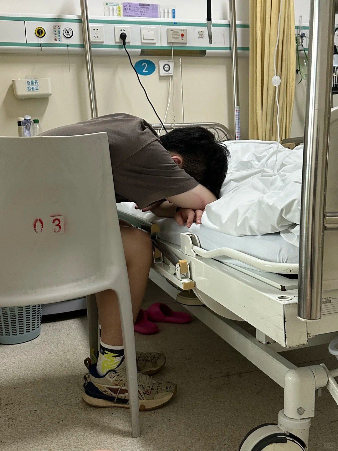 Chăm ông 5 năm, cháu