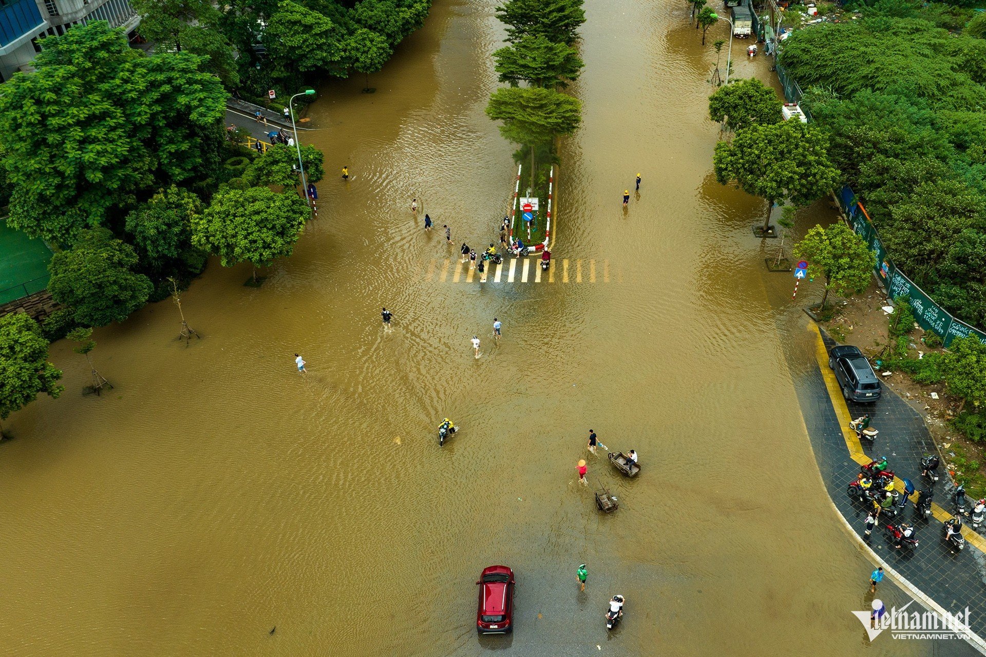 hà nội ngập 2.jpeg
