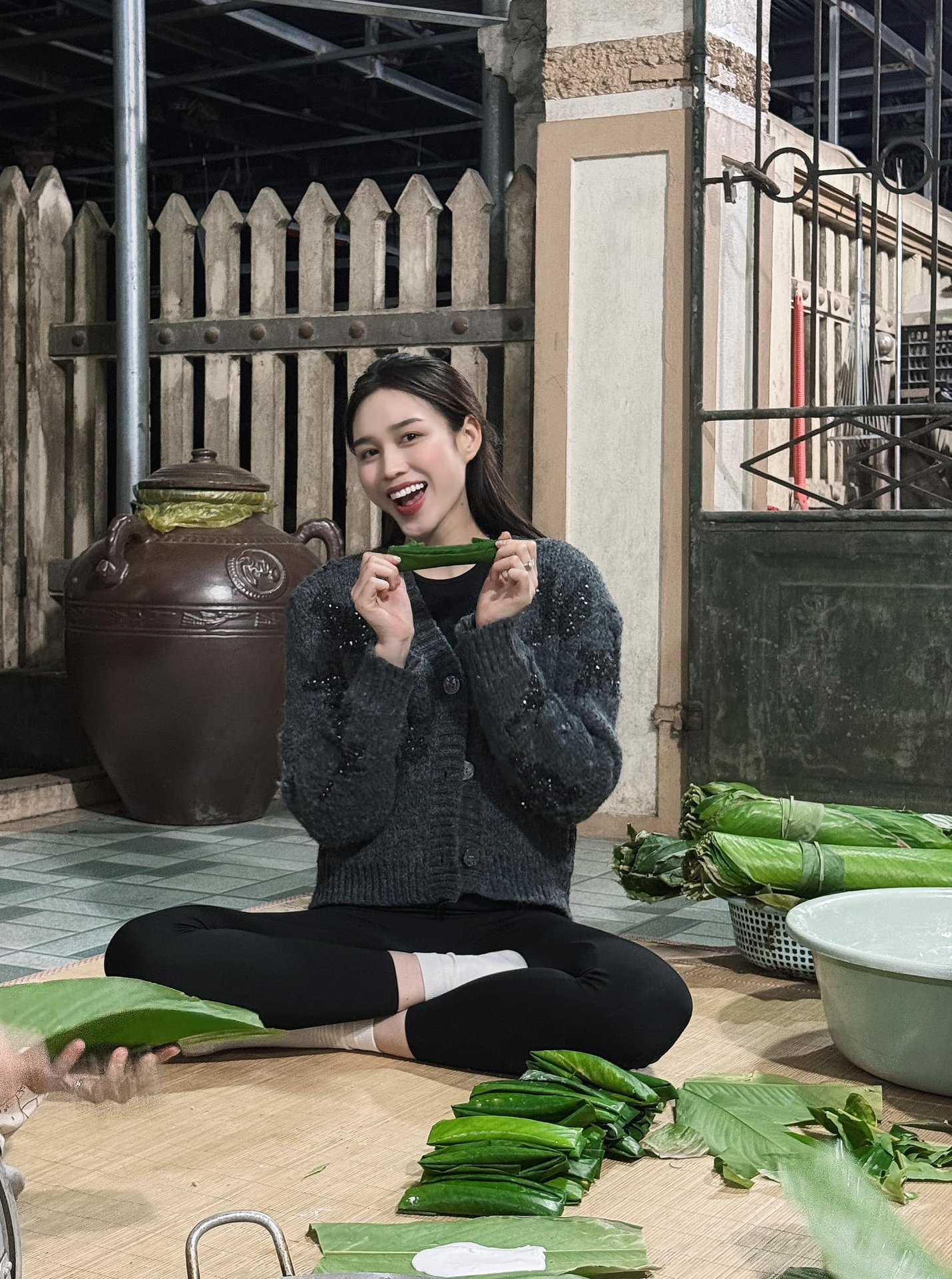 Đám cưới Hoa hậu Đỗ Hà và thiếu gia xây dựng: Nhà gái đã dựng rạp, có 1 điểm lạ chưa từng thấy!- Ảnh 3.