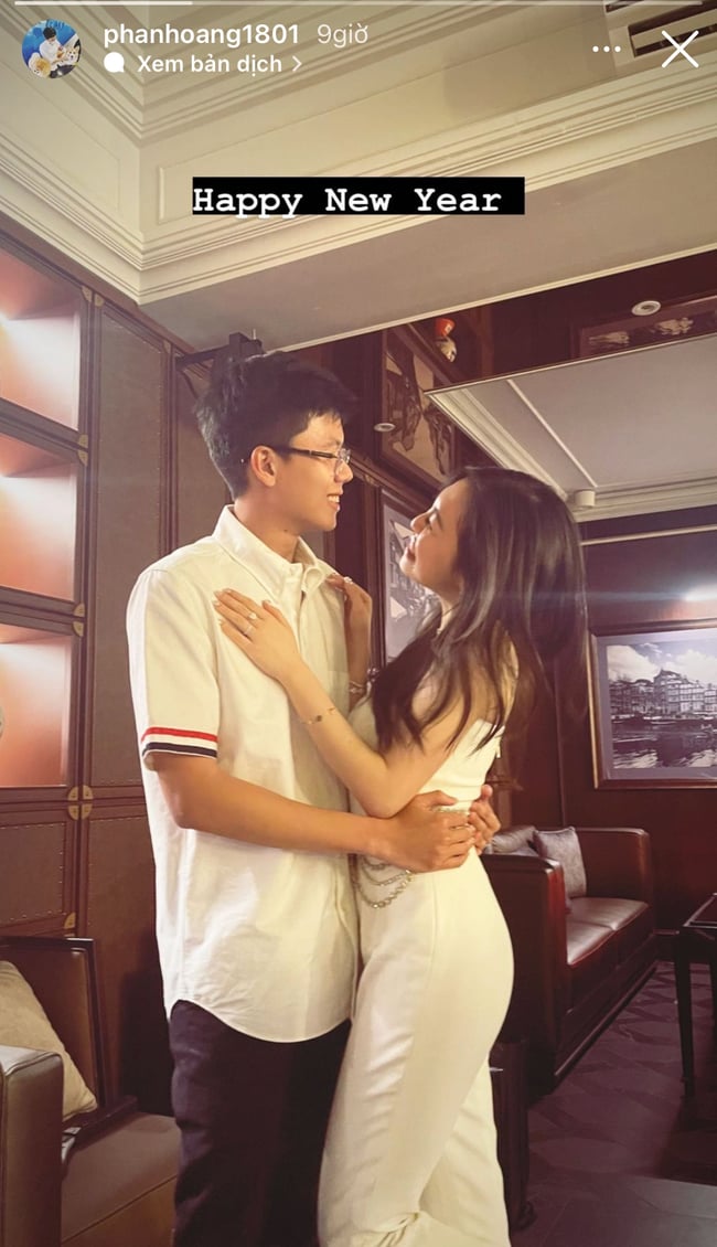 Chuyện tình của cặp đôi