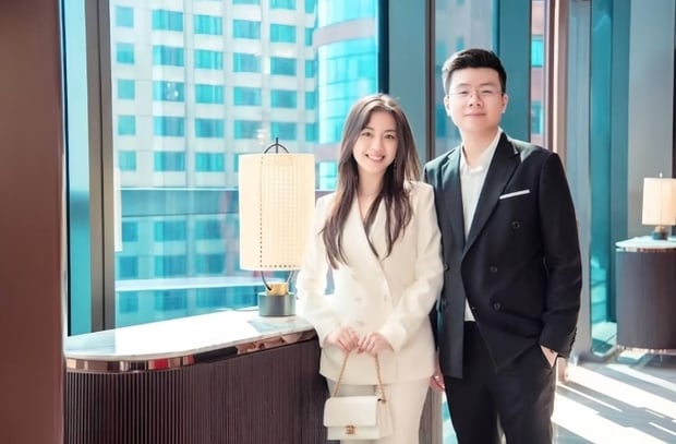 Chuyện tình của cặp đôi