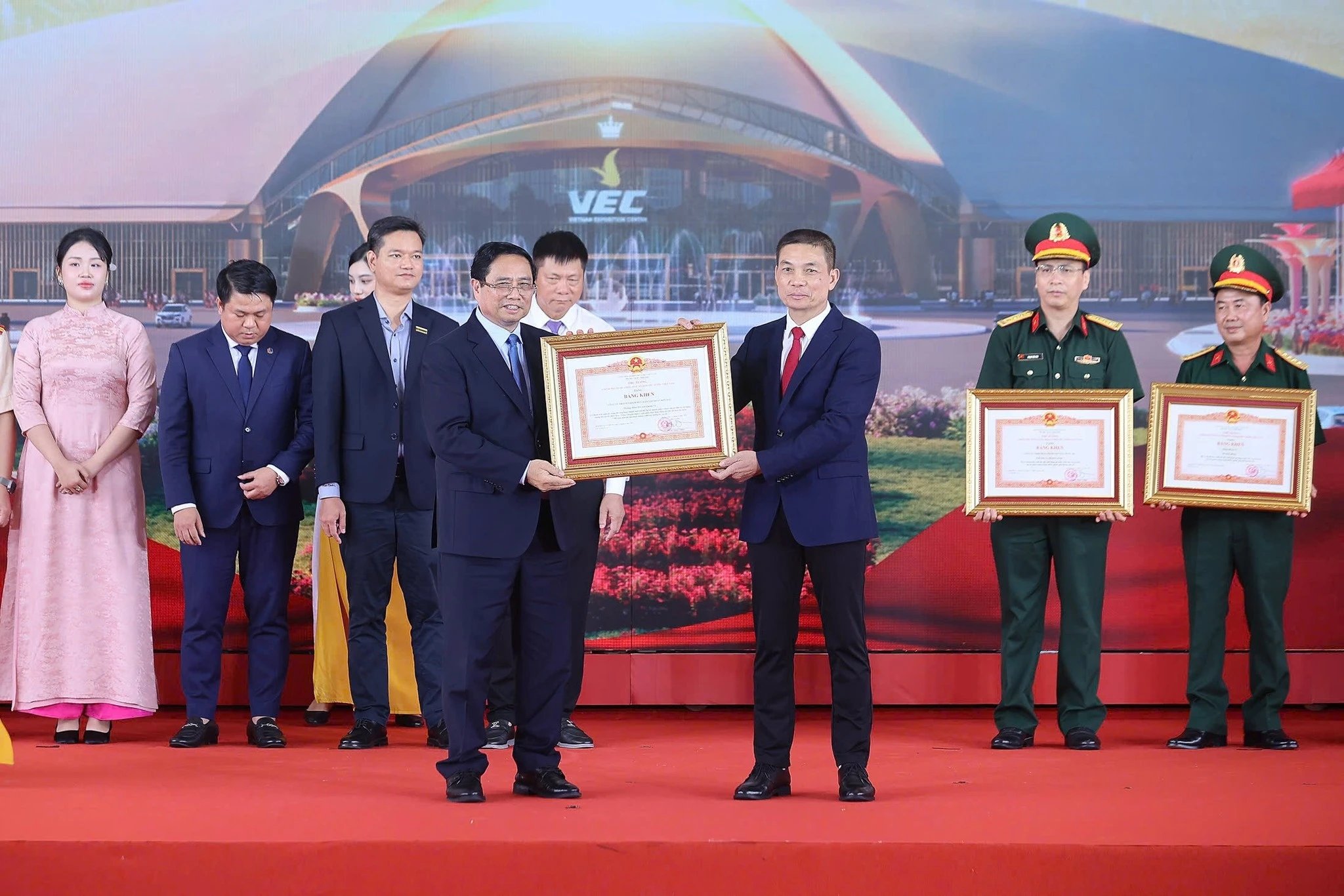 15-1760520160-gia-the-nha-chong-hoa-hau-do-thi-ha-so-huu-tap-doan-xay-dung-ty-usd.jpg