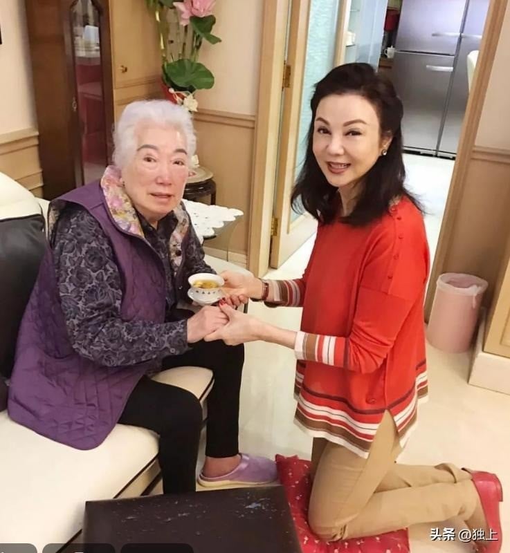 Ngọc nữ màn ảnh hé lộ “quy tắc sinh tồn trong hào môn”: Mang thai vẫn phải dậy sớm pha trà, hôn nhân chỉ là ván cờ quyền lực- Ảnh 5.