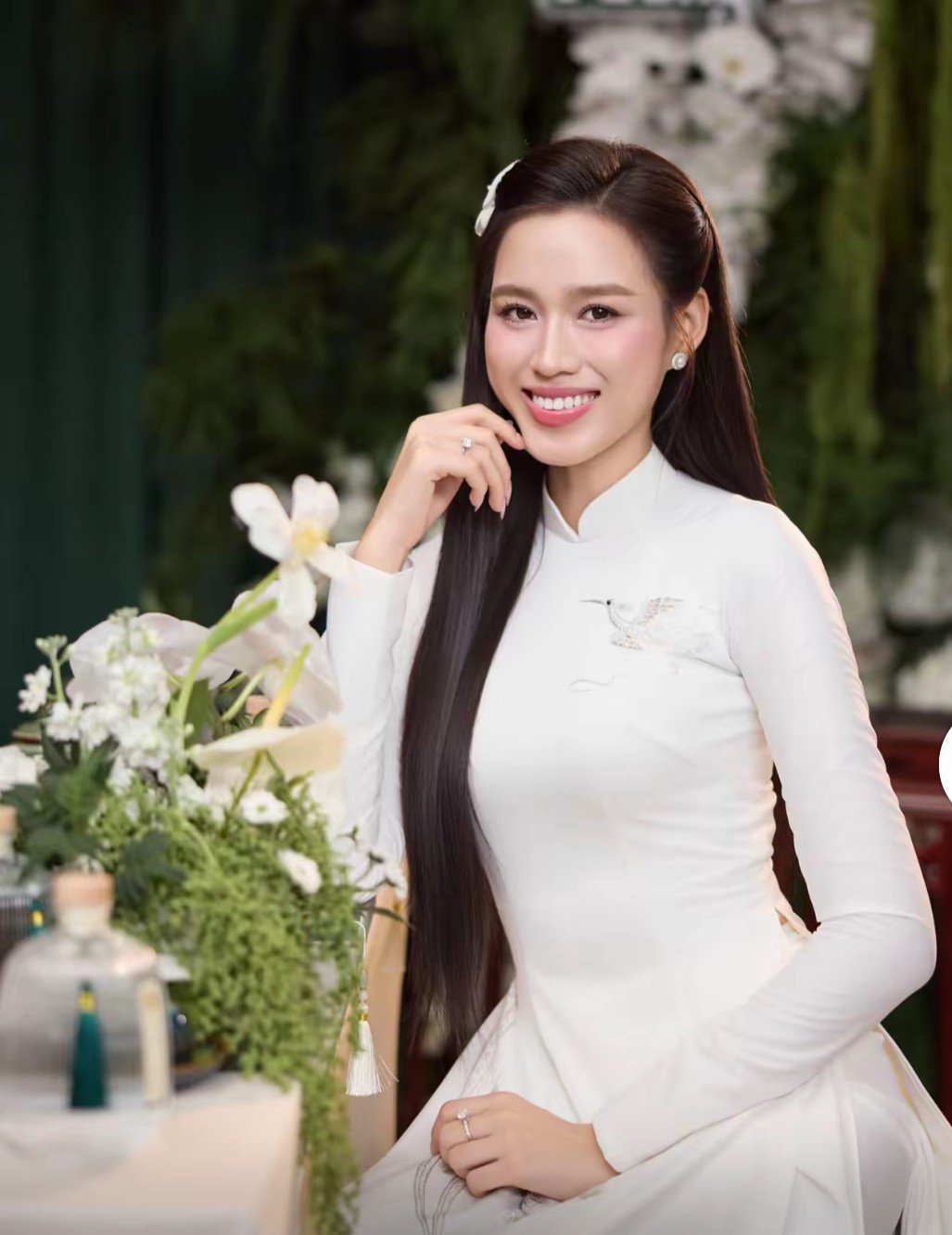 Đám cưới Hoa hậu Đỗ Hà và thiếu gia vào sáng nay: Chú rể chính thức lộ diện, cô dâu khóc nức nở! - Ảnh 5.