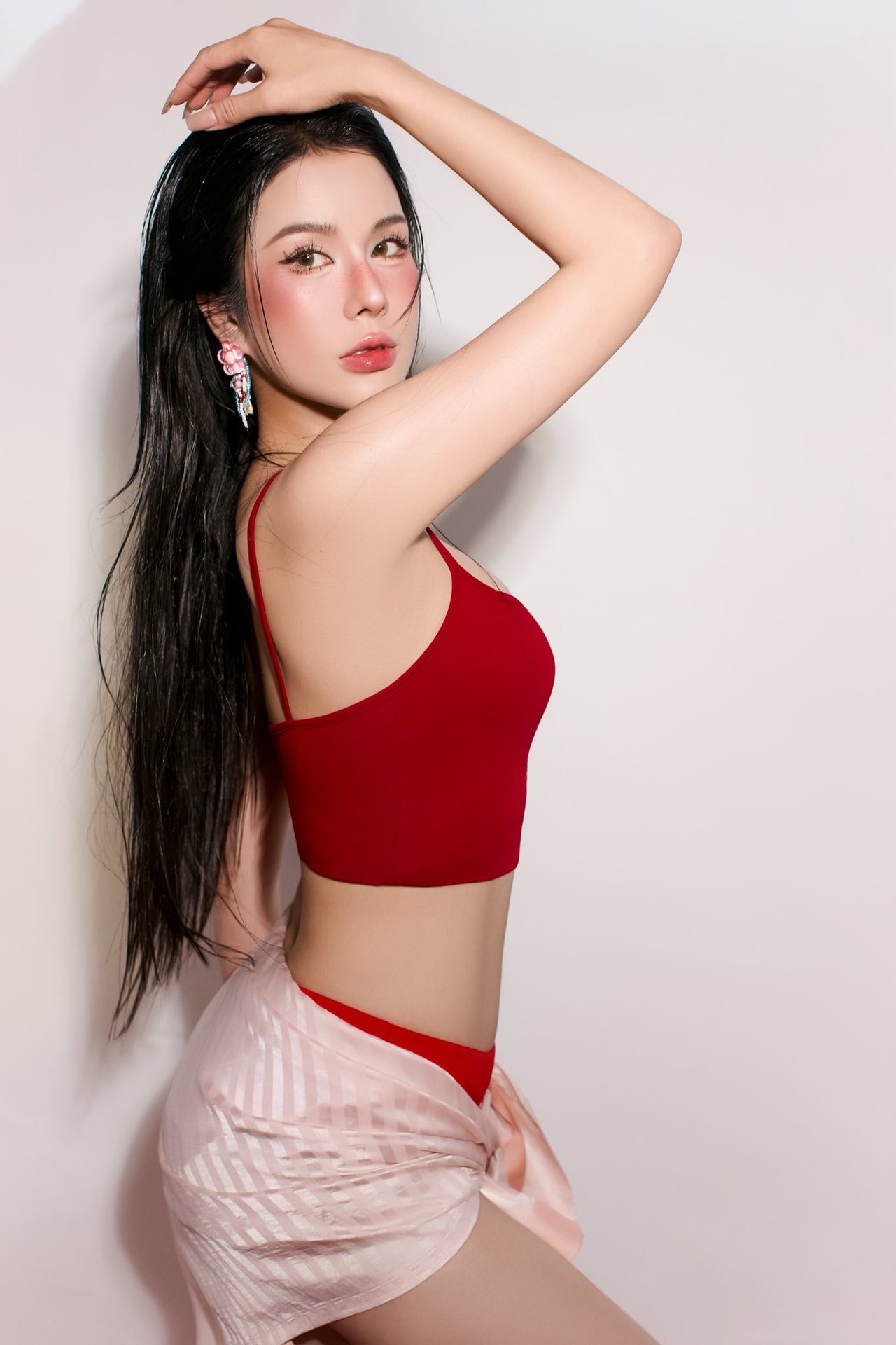 Đọ body Diệp Lâm Anh và Á hậu Vũ Thúy Quỳnh: Ai hot hơn ai?- Ảnh 5.
