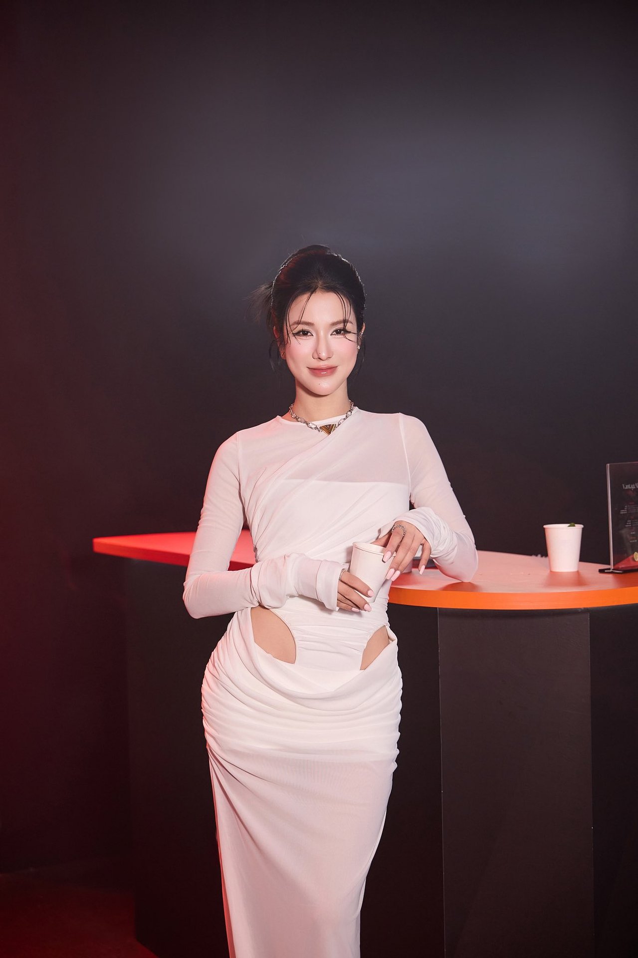 Đọ body Diệp Lâm Anh và Á hậu Vũ Thúy Quỳnh: Ai hot hơn ai?- Ảnh 8.