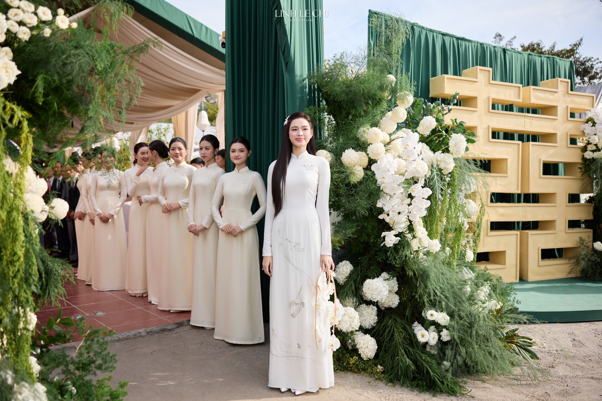 HH Đỗ Hà ăn hỏi: Cô dâu đặt 21 bộ áo dài, riêng áo dài cưới từ tên gọi đã mang ý nghĩa đặc biệt - Ảnh 7.