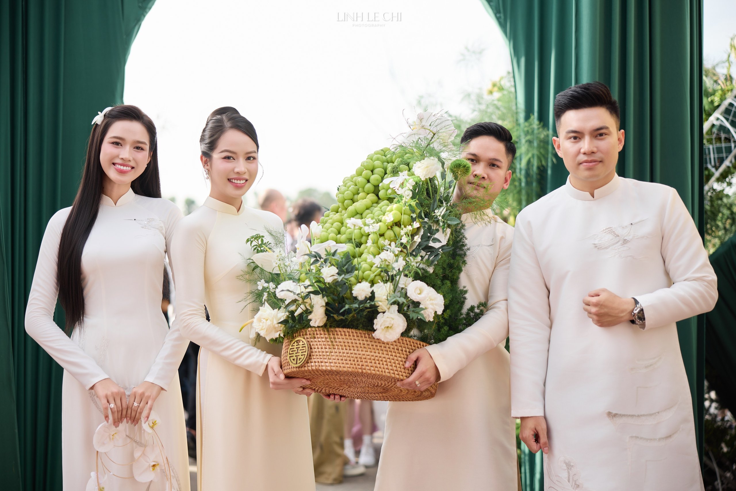 HH Đỗ Hà ăn hỏi: Cô dâu đặt 21 bộ áo dài, riêng áo dài cưới từ tên gọi đã mang ý nghĩa đặc biệt - Ảnh 9.