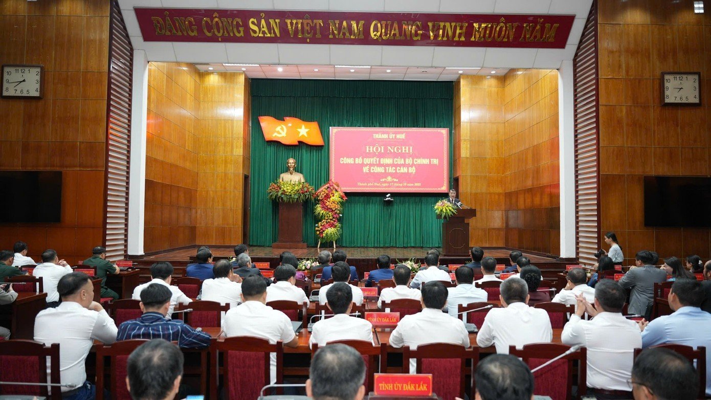bi-thu-moi-2.jpg