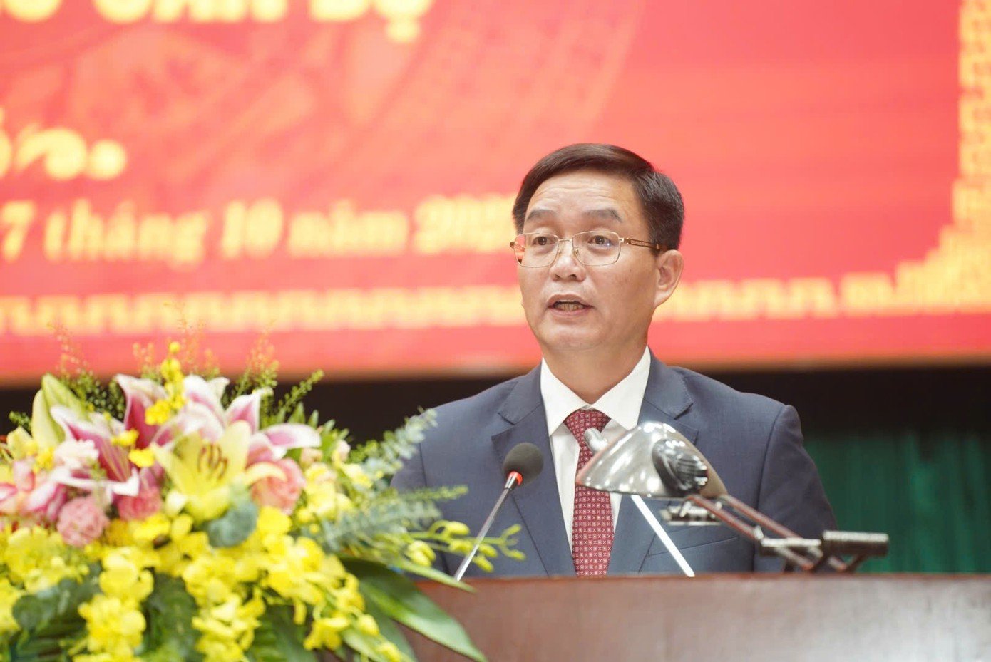 bi-thu-moi-6-anh-dai-dien.jpg