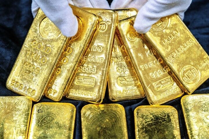 1 cây vàng 9999 đã 154 triệu, gặp đúng mùa cưới: Người