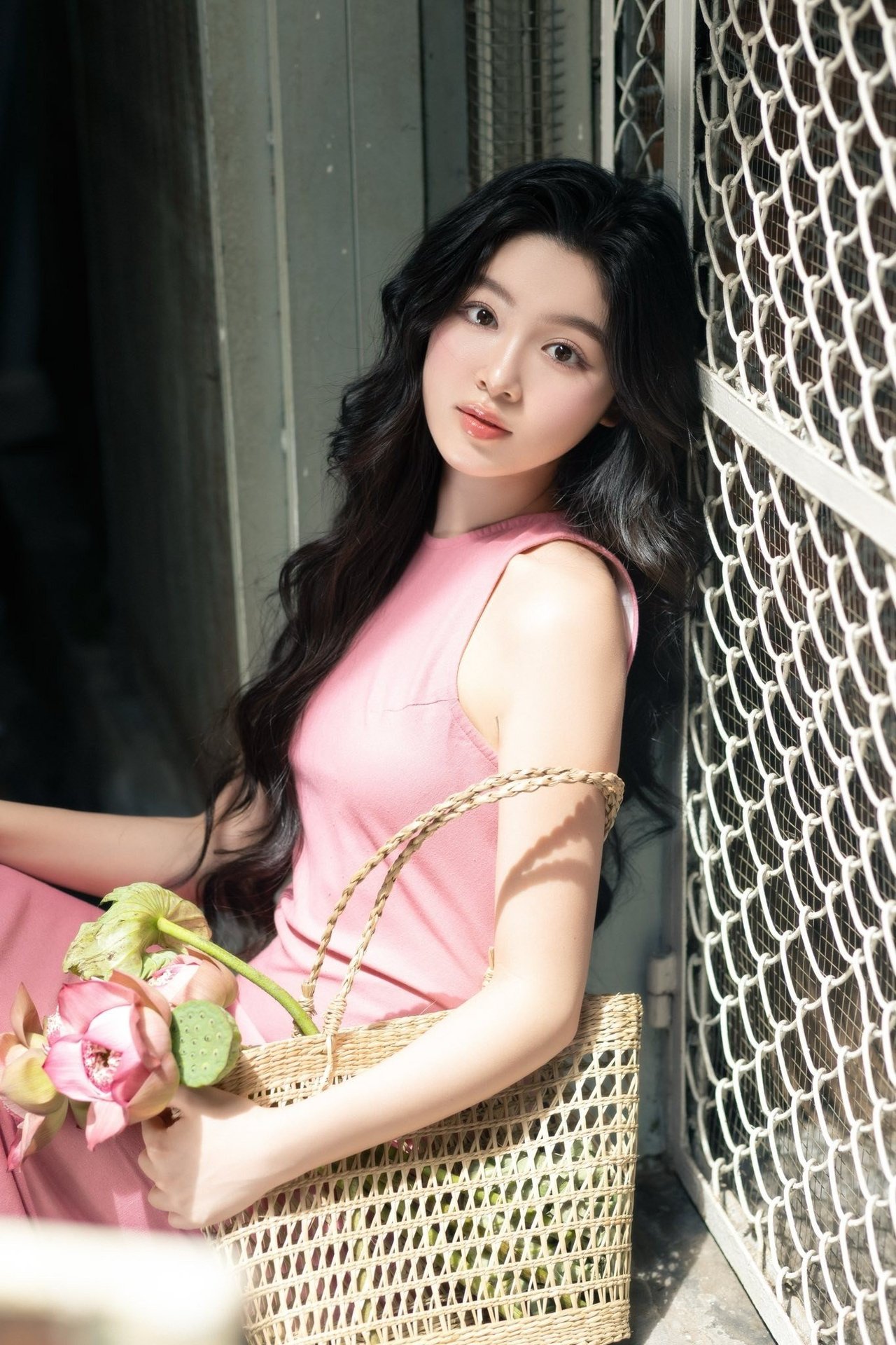 Câm nín trước visual Lọ Lem- Ảnh 2.