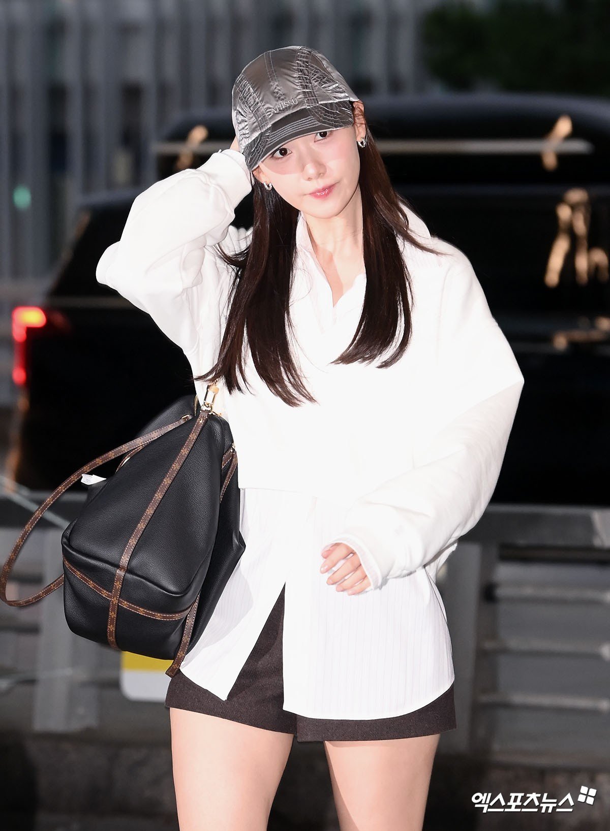 Yoona (SNSD) khởi hành đến TP.HCM: Tuổi 35 xinh choáng váng!- Ảnh 3.