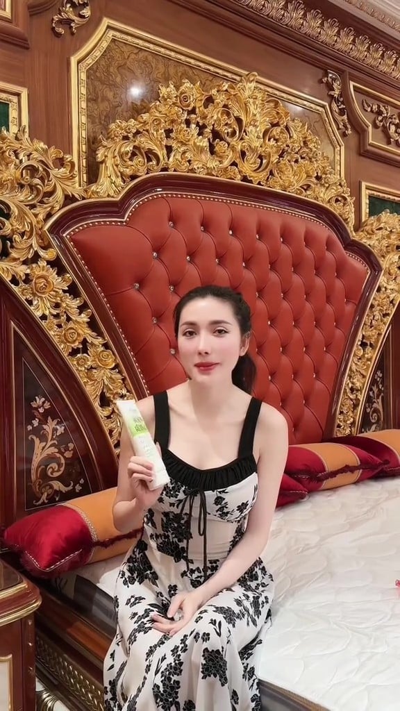 Chuyện gì xảy ra tại “lâu đài 500 tỷ” của Ngân Collagen trong đêm?- Ảnh 11.