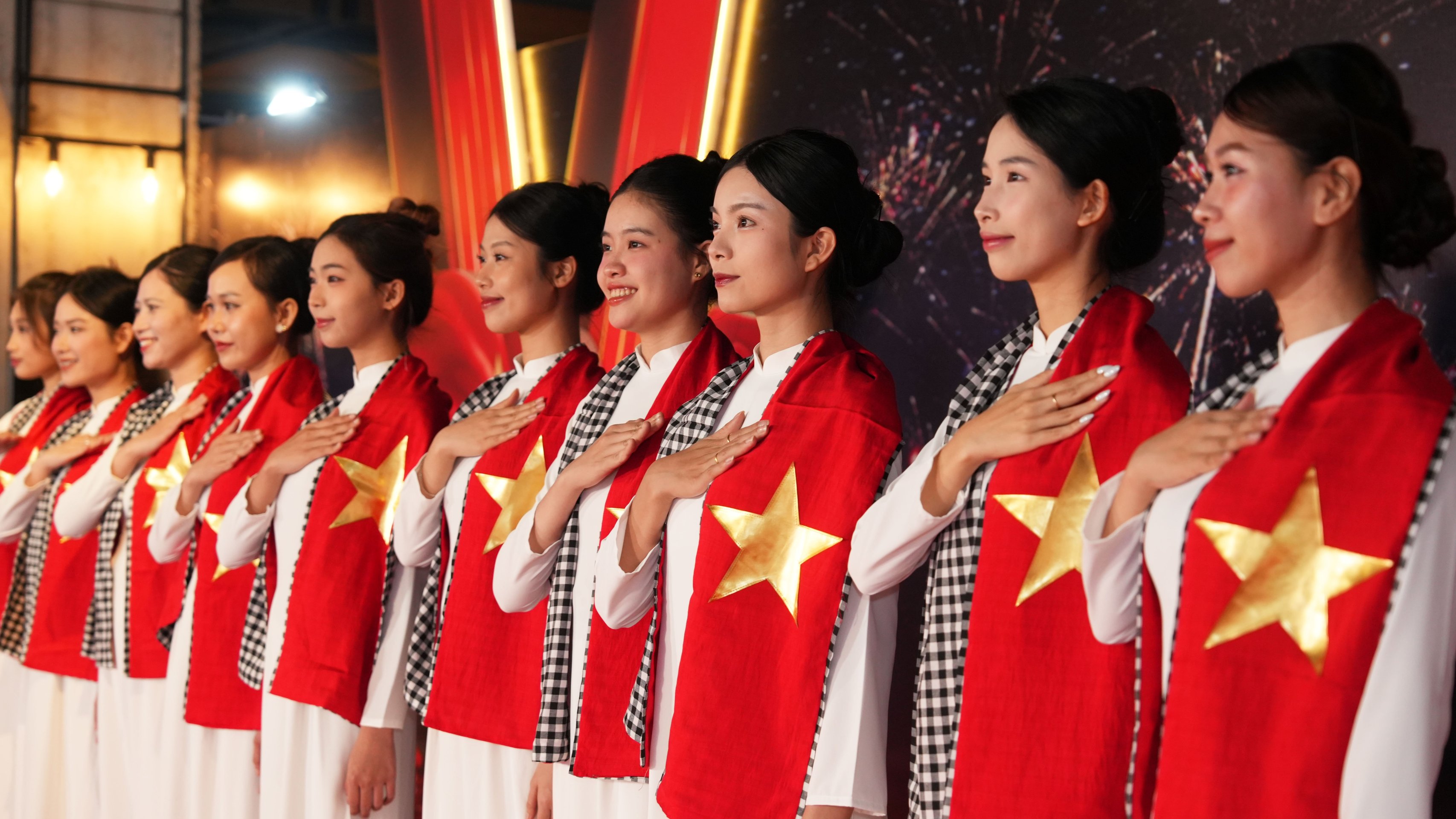 18-1760754673-khoanh-khac-chua-tung-co-trong-rap-chieu-o-tphcm.jpg