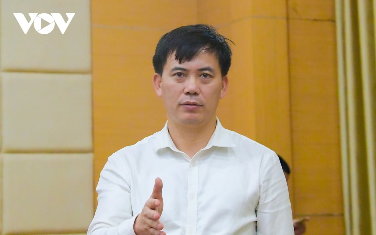 bien Dong sap day song voi bao fengshen, canh bao nhieu kich ban phuc tap hinh anh 1