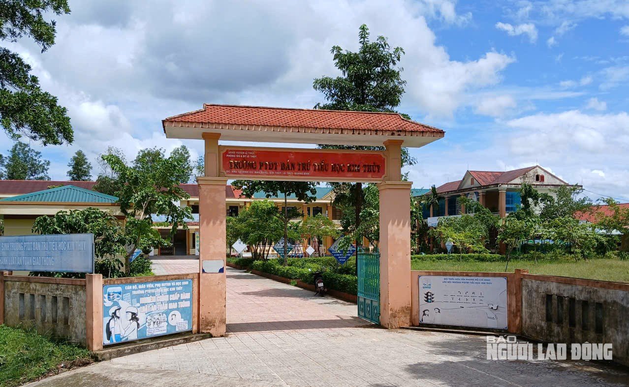 Nữ phó hiệu trưởng sắp 