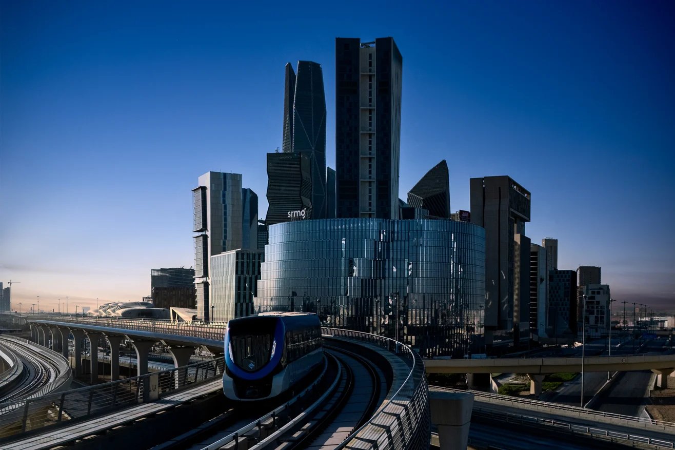 18-1760778719-ben-trong-he-thong-metro-doc-nhat-vo-nhi-o-saudi-arabia.jpg