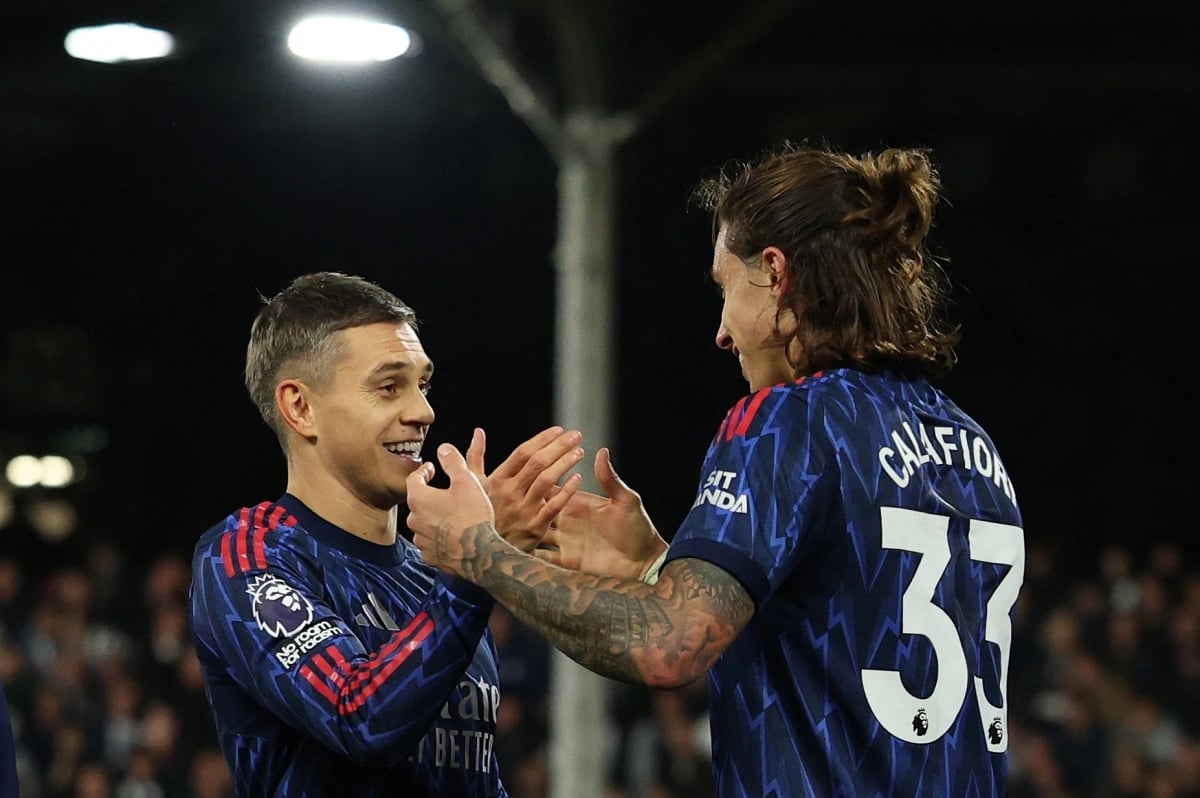 ket qua ngoai hang anh hom nay 19 10 arsenal xay chac ngoi dau hinh anh 2