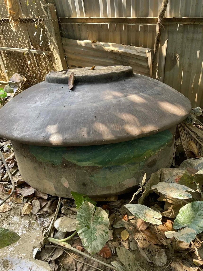 19-1760864593-tim-thay-chen-tra-cuoi-cung-bi-lu-cuon-troi-o-thai-nguyen.webp