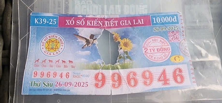 Vé số trúng 2 tỉ bị từ chối trả thưởng vì rách: Chủ nhân