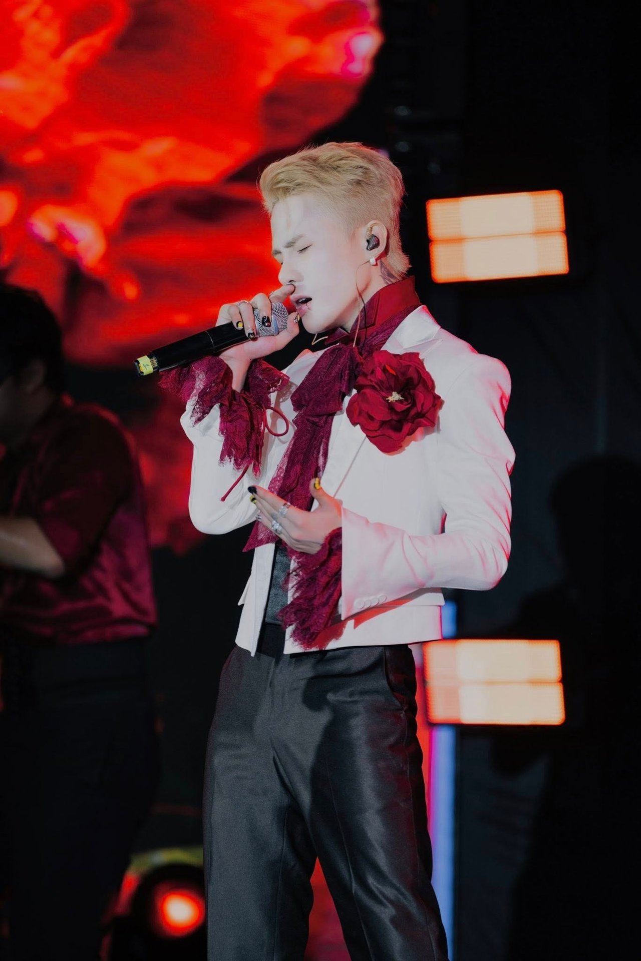 Ai để Jack hát ca từ phản cảm trong show ở Hà Nội?- Ảnh 2.