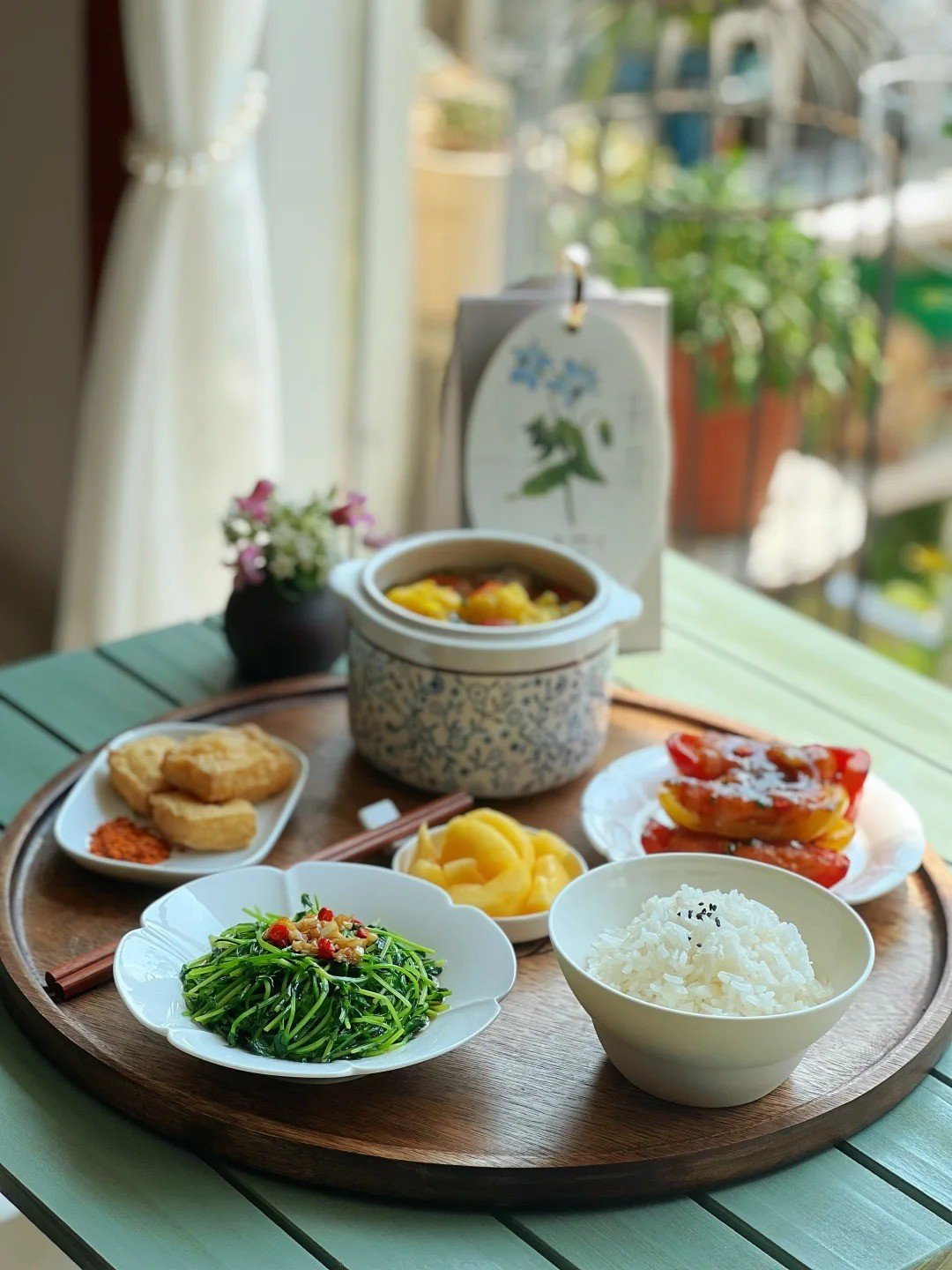 Mâm cơm mùa thu thơm ngọt: 4 món đơn giản mà "chạm vị" nhà, ai ăn cũng khen ngon - Ảnh 1.