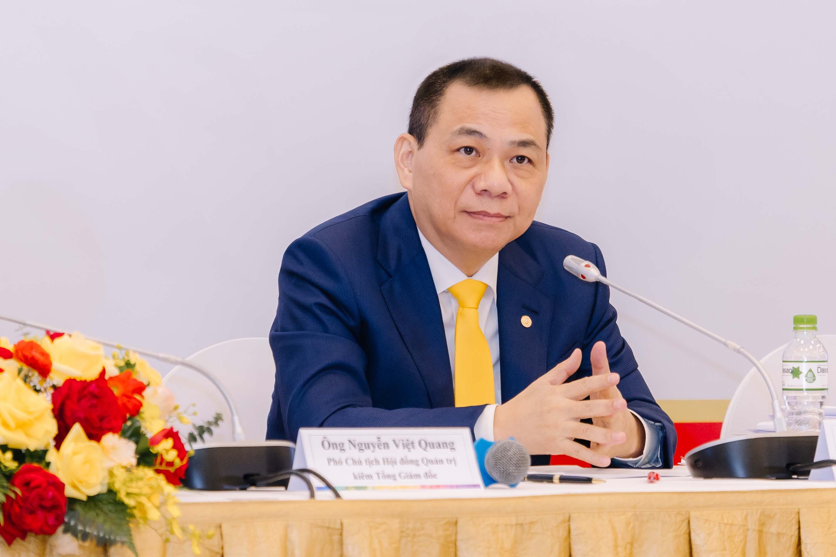 20-1760973111-ty-phu-viet-mat-hang-nghin-ty-trong-phien-giam-lich-su-cua-vn-index.jpg