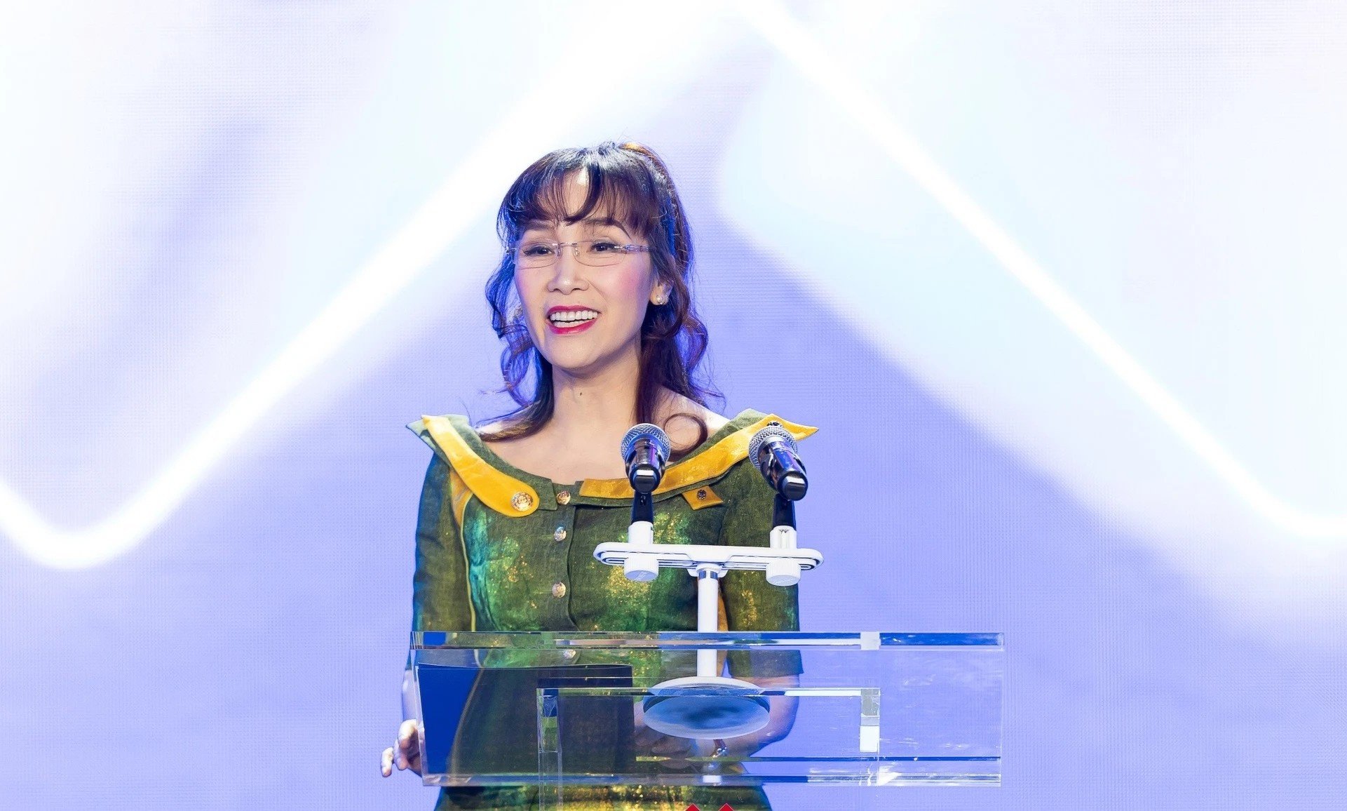 20-1760973112-ty-phu-viet-mat-hang-nghin-ty-trong-phien-giam-lich-su-cua-vn-index.jpg