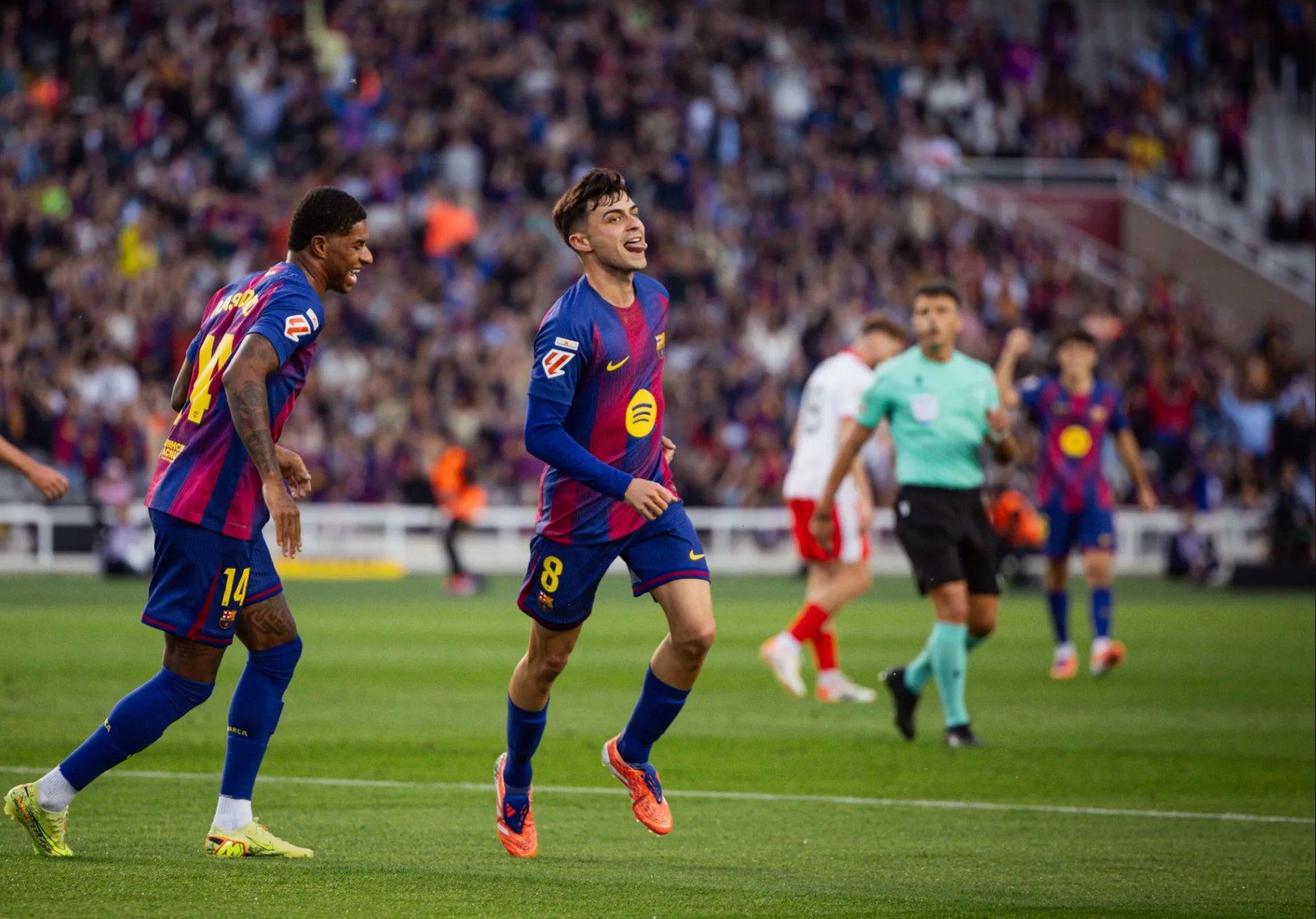 Champions League: Barcelona dễ thở, Man City đối mặt thử thách - Ảnh 2.